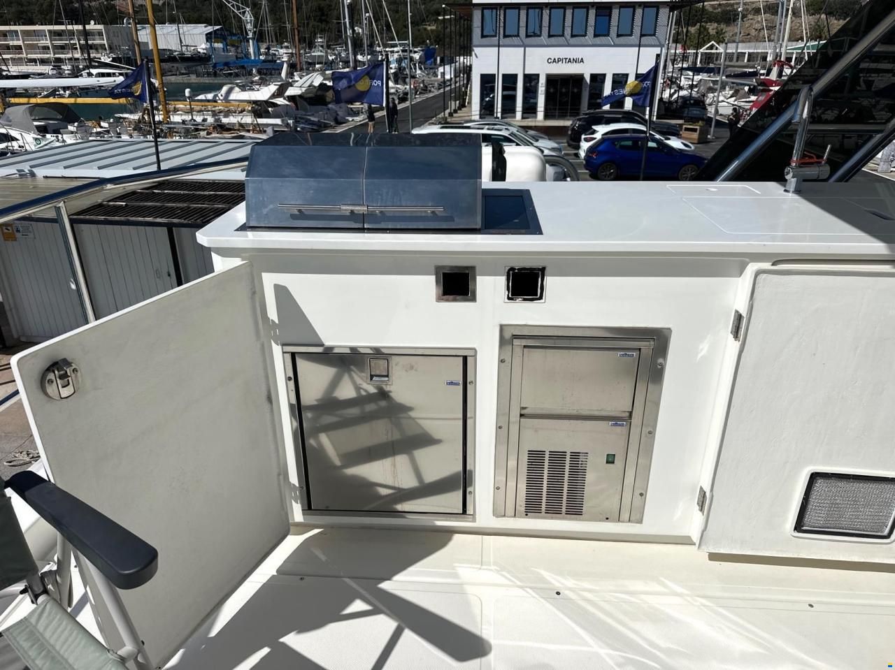 AQUILA 54 Yacht