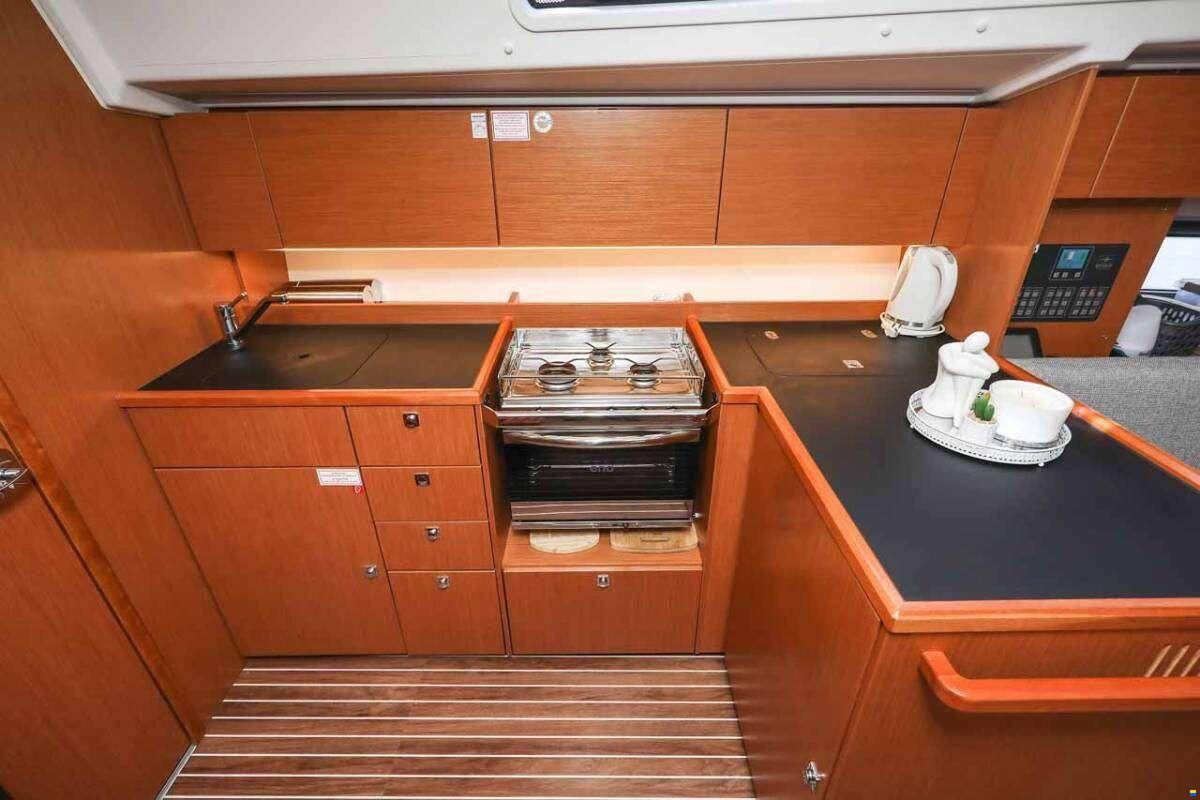 Bavaria C42