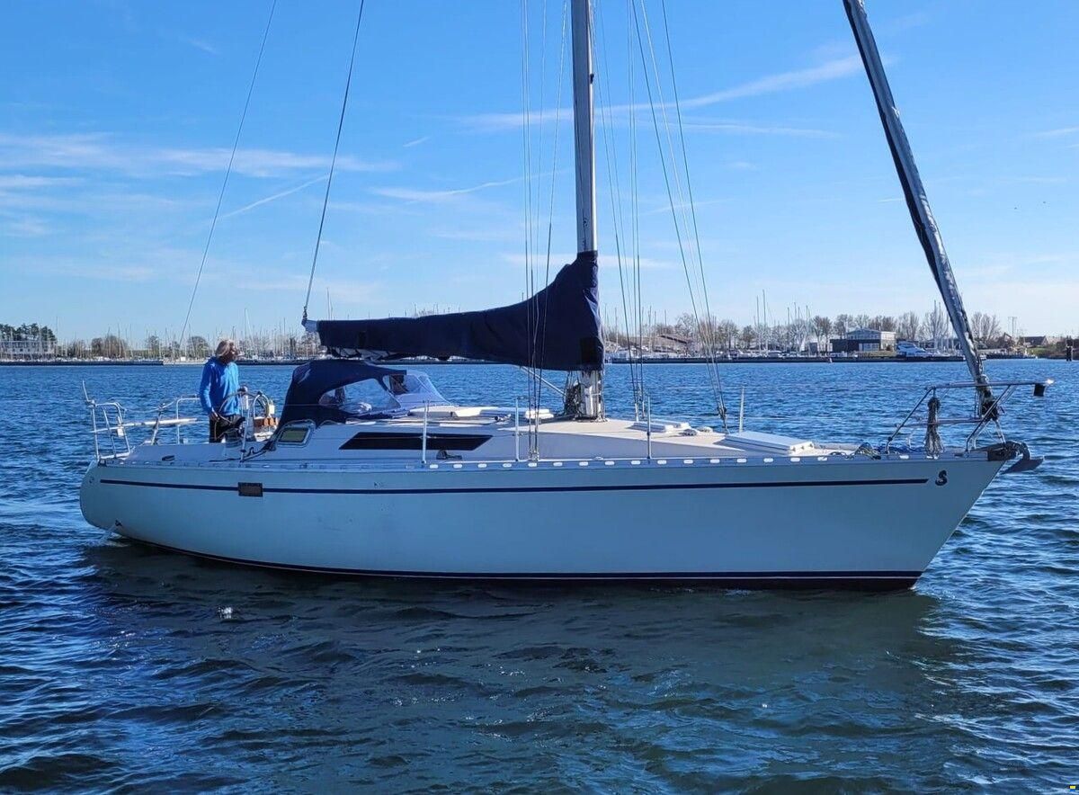Beneteau First 35