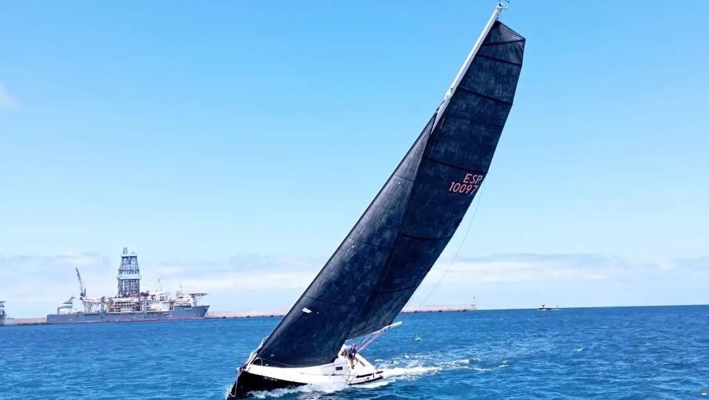 Maxi Dolphin Giro 34