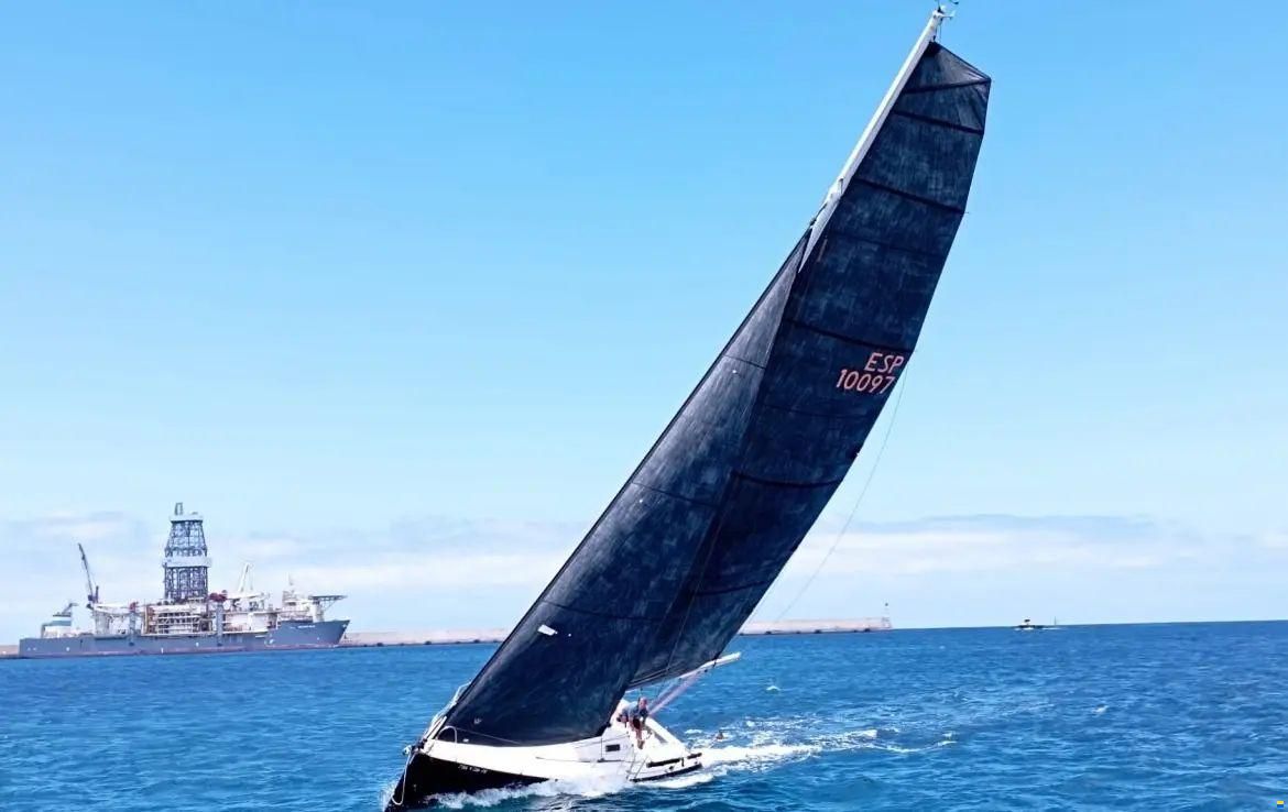 Maxi Dolphin Giro 34
