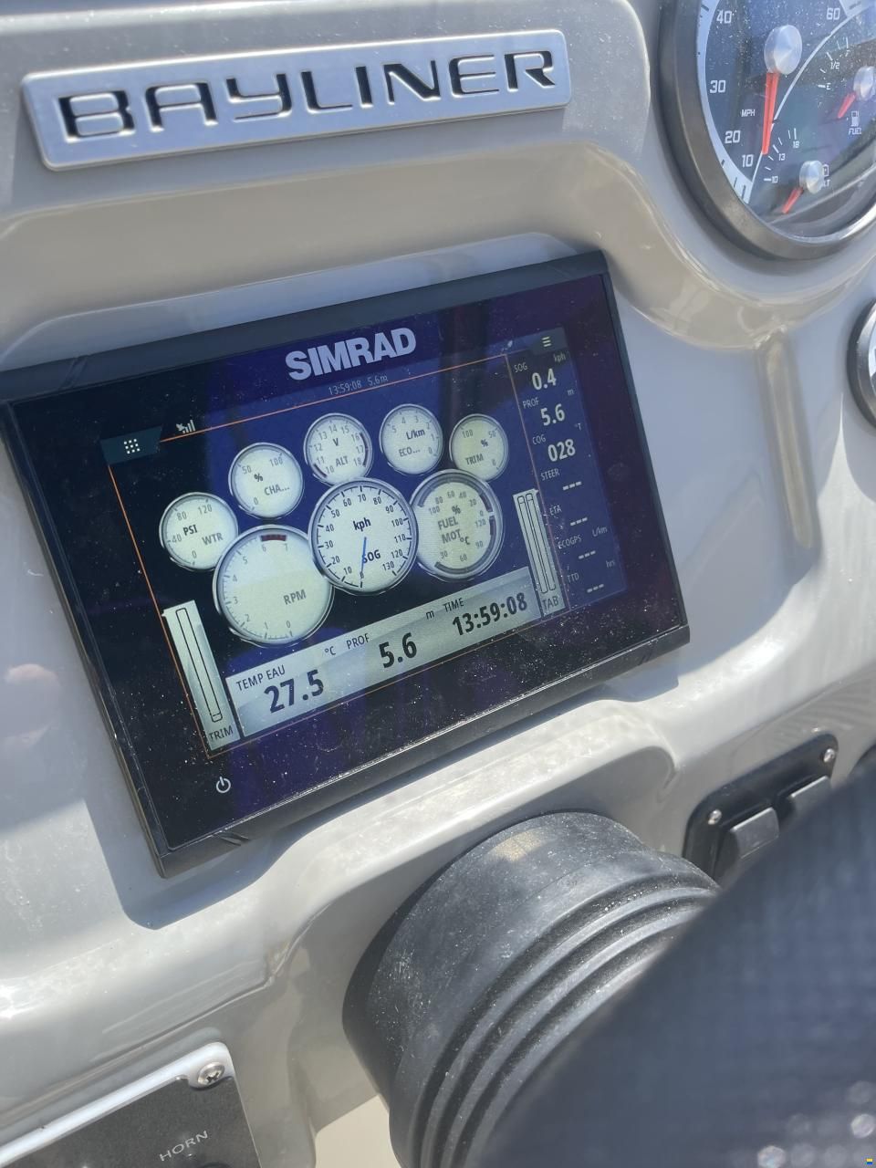 Bayliner 742