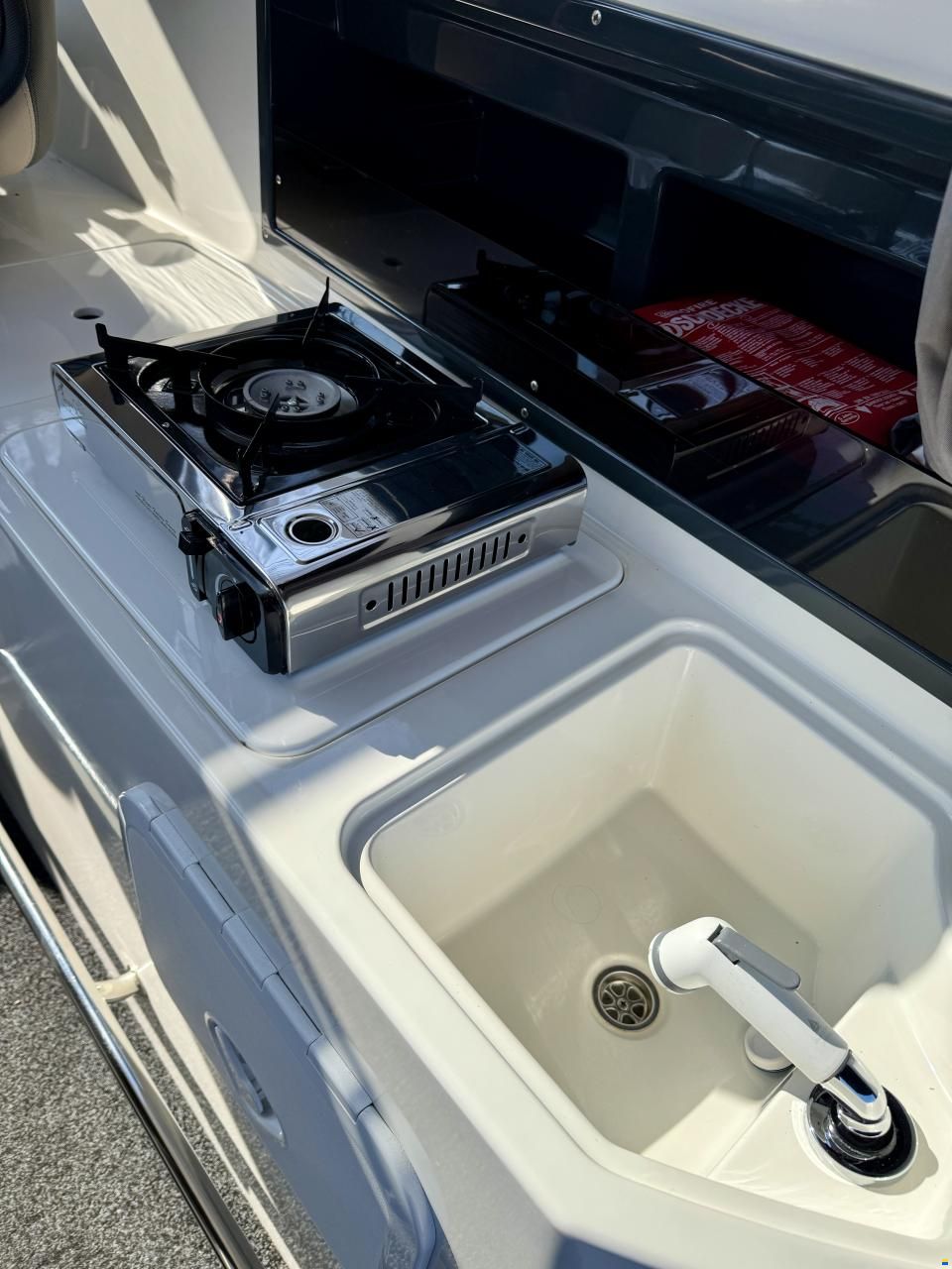 Parker 750 Cabin Cruiser