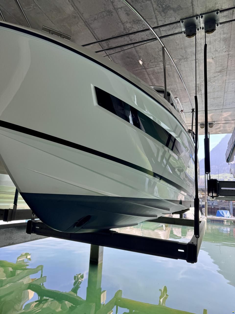 Parker 750 Cabin Cruiser