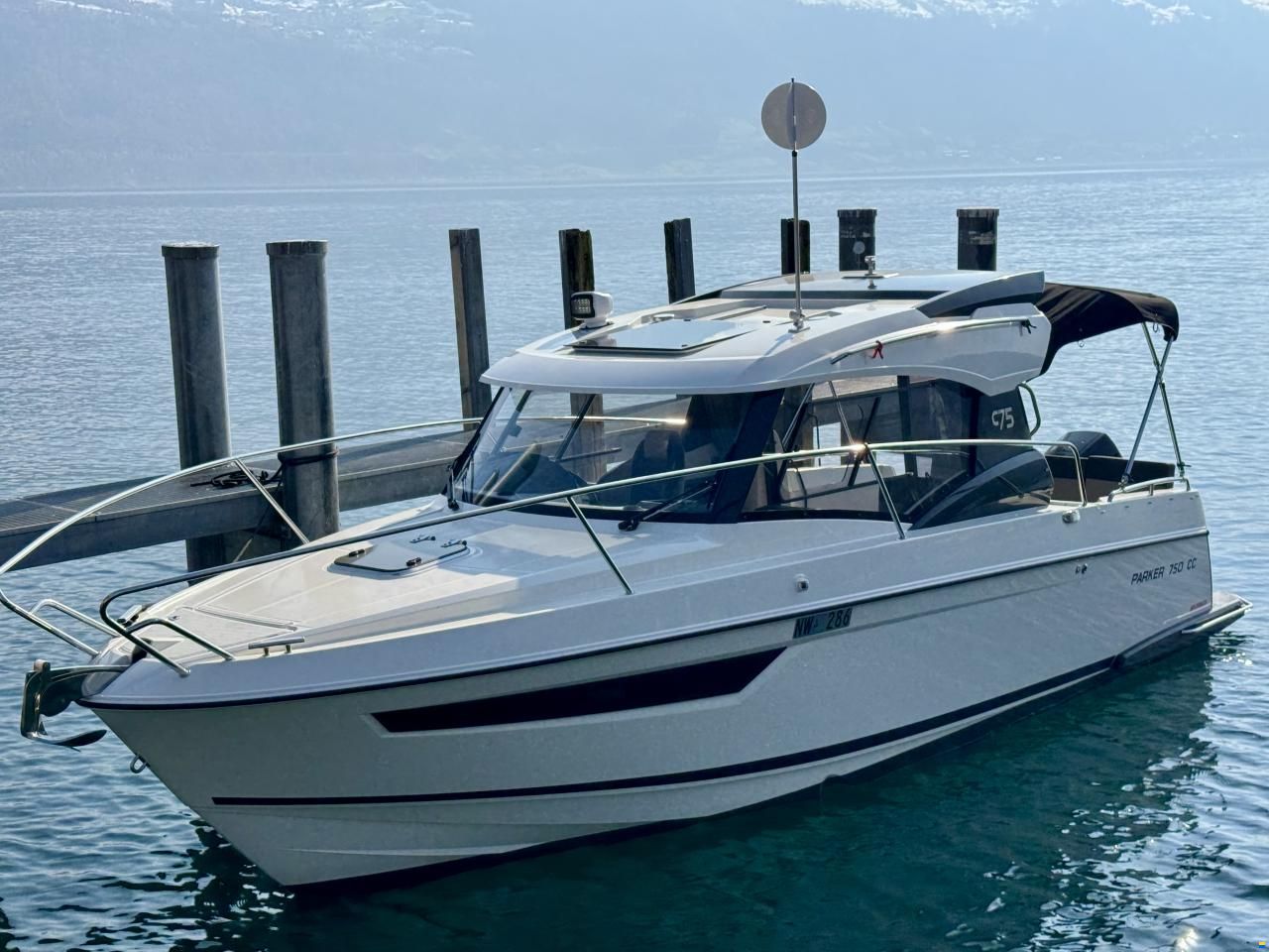 Parker 750 Cabin Cruiser
