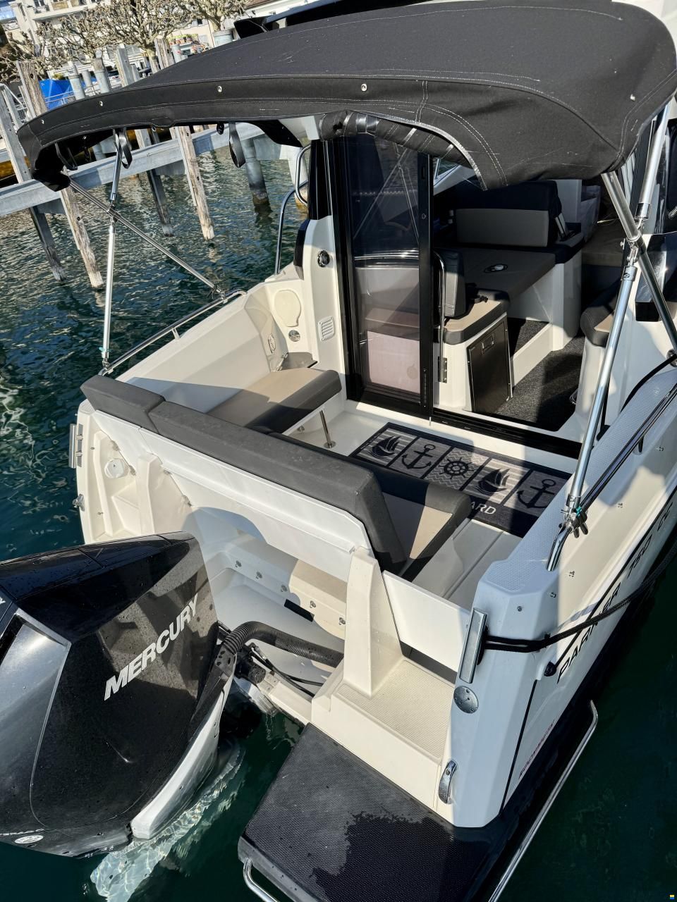 Parker 750 Cabin Cruiser