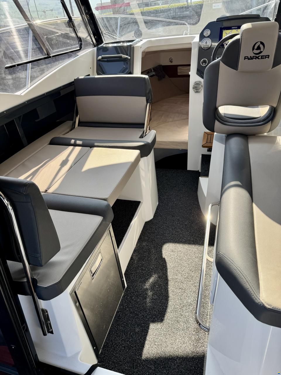 Parker 750 Cabin Cruiser