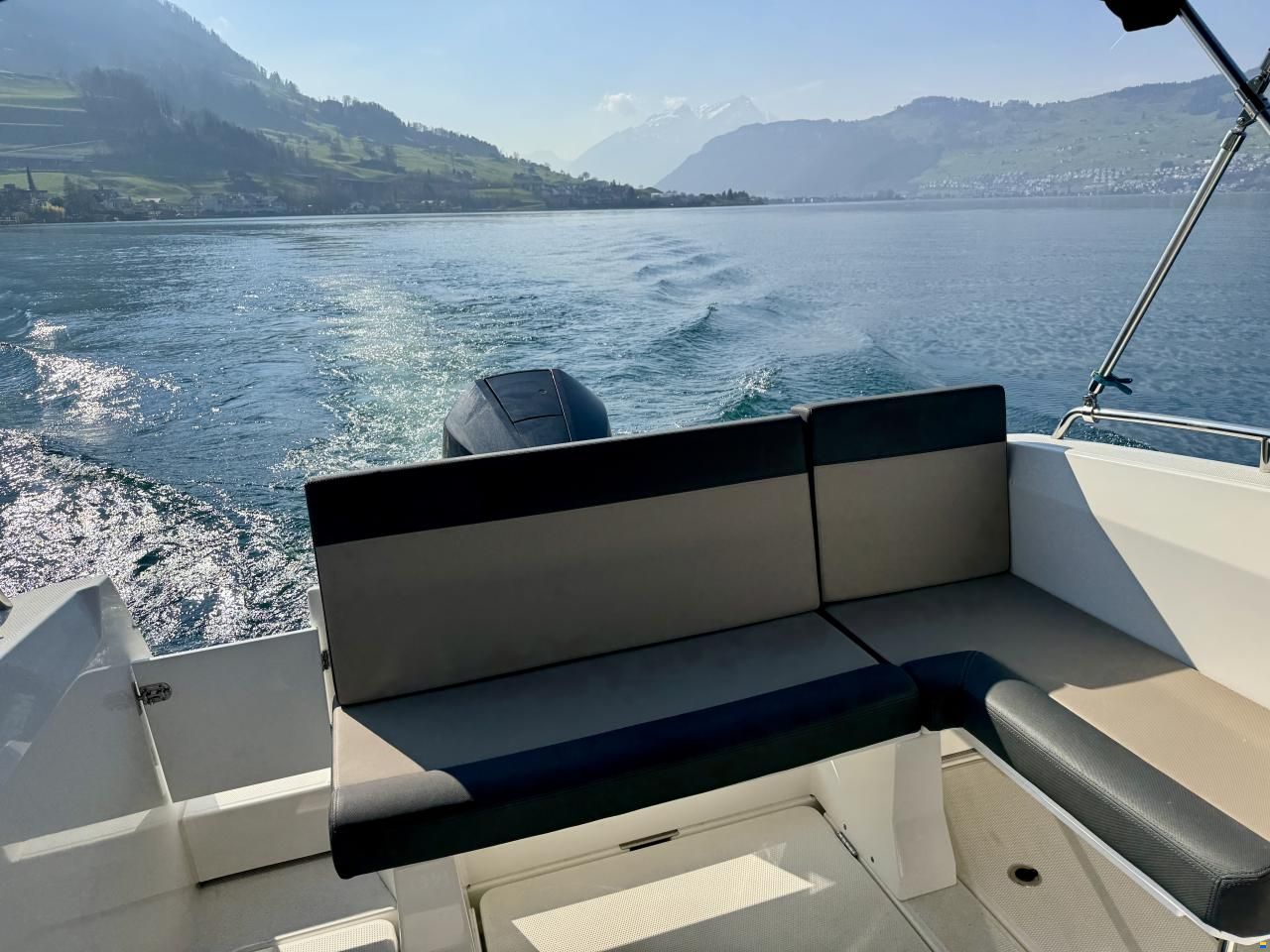 Parker 750 Cabin Cruiser