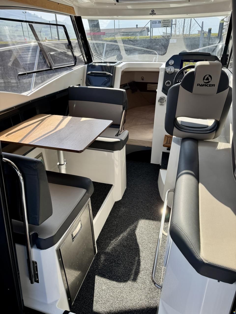 Parker 750 Cabin Cruiser