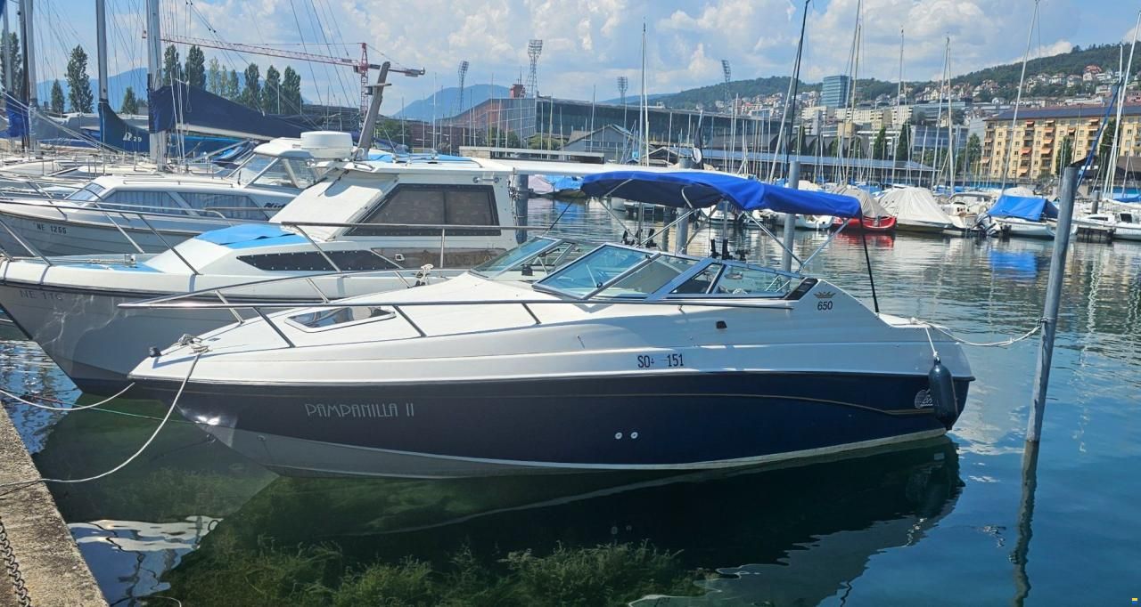 Crownline Bayside 650