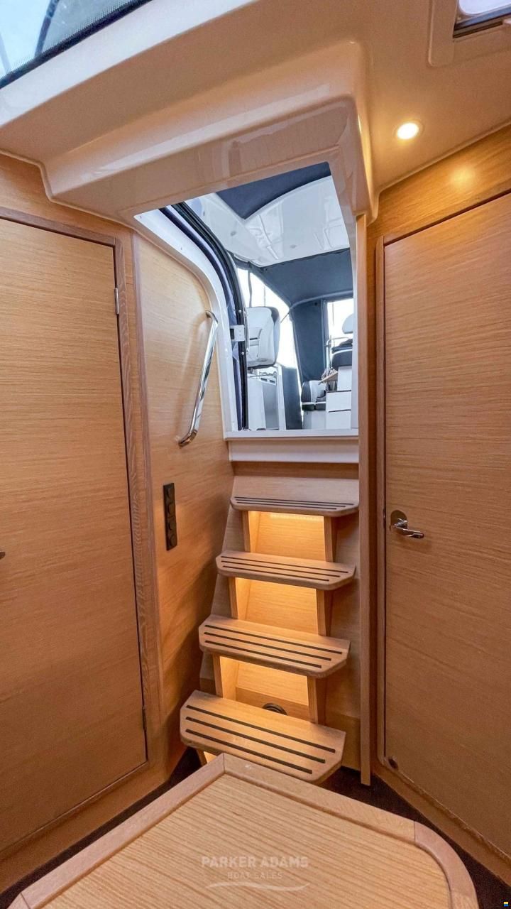 Bavaria  S 33 HT