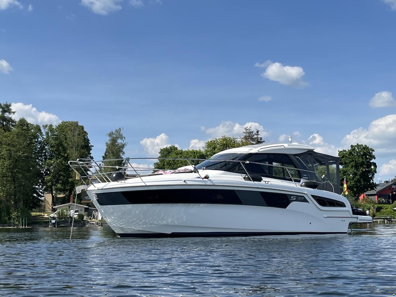 Bavaria  S 33 HT