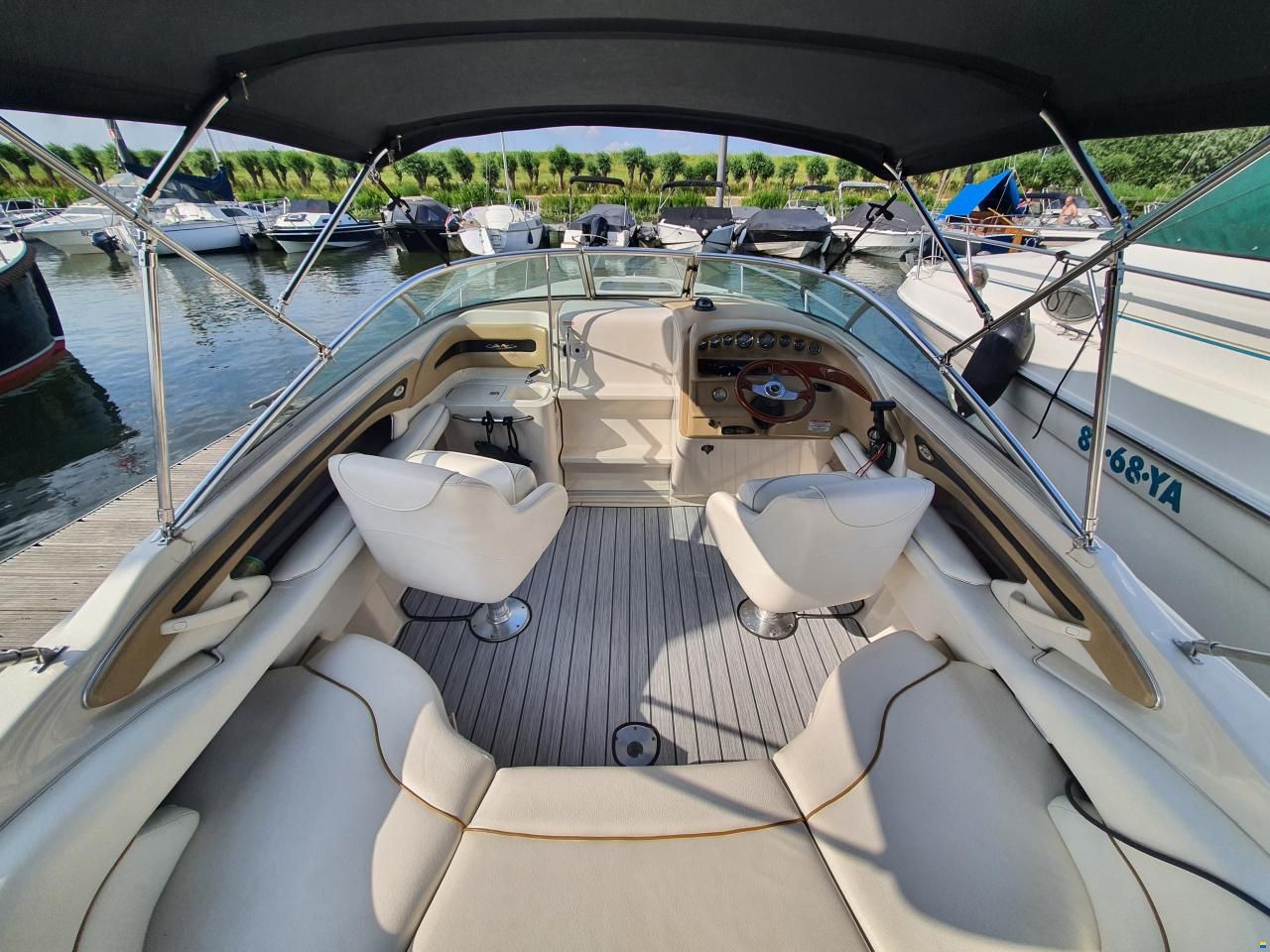 Sea Ray 230 OV signature