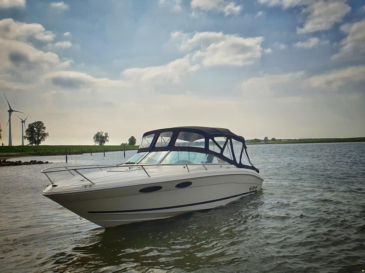 Sea Ray 230 OV signature