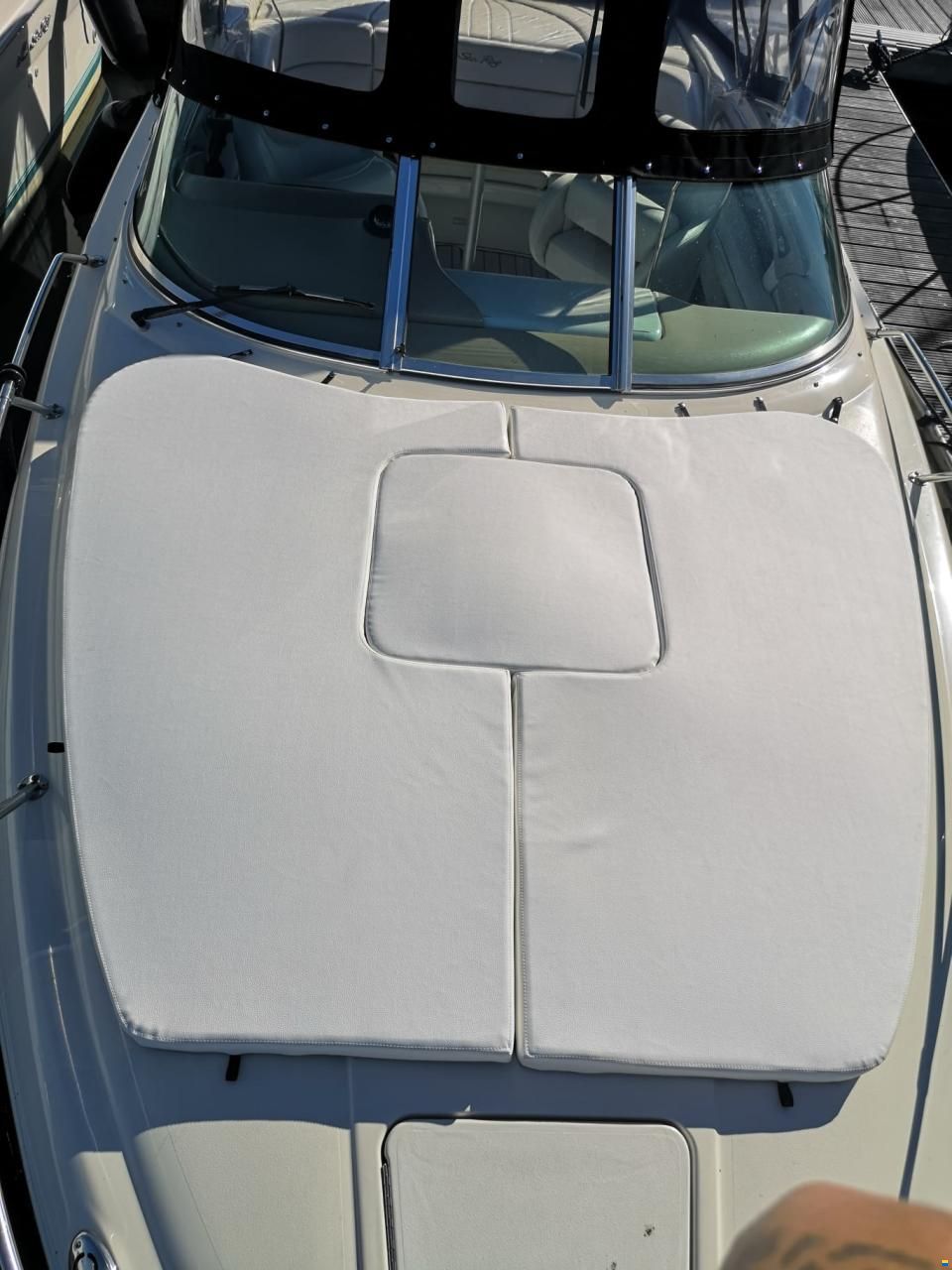 Sea Ray 230 OV signature