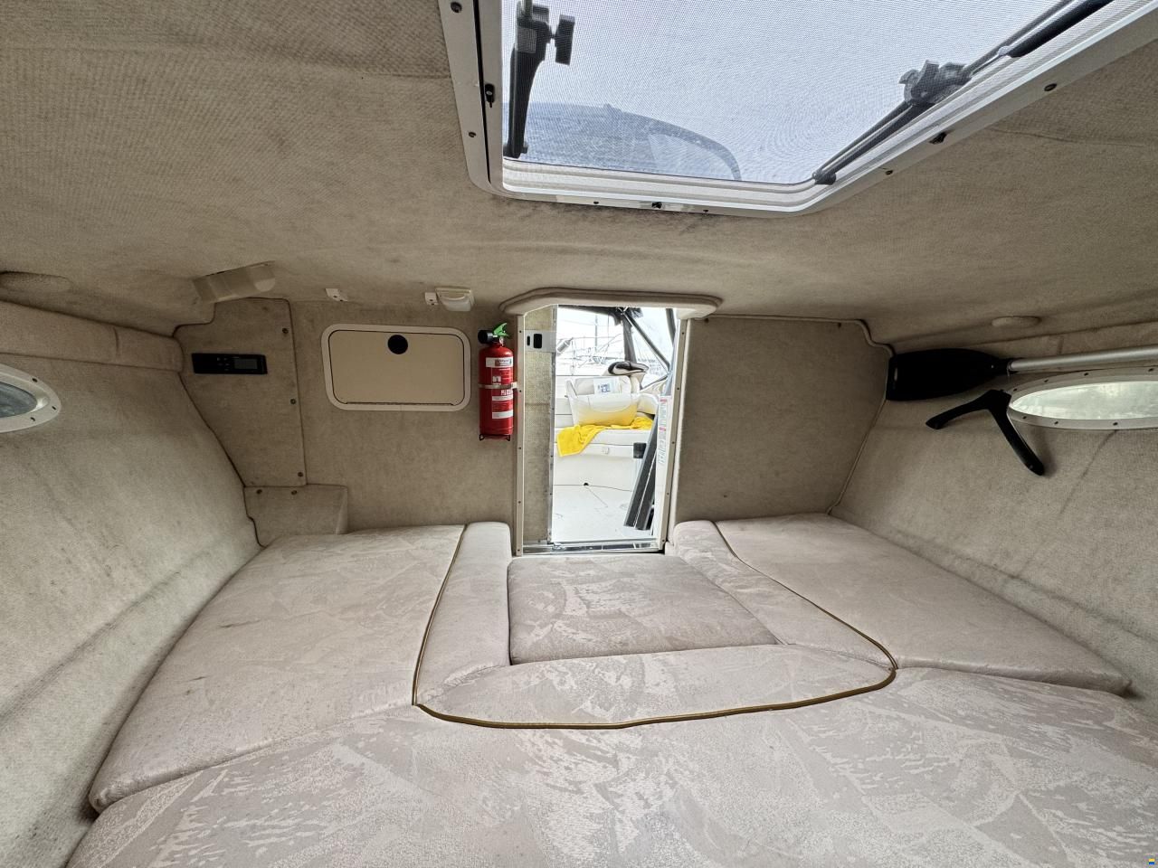 Sea Ray 230 OV signature