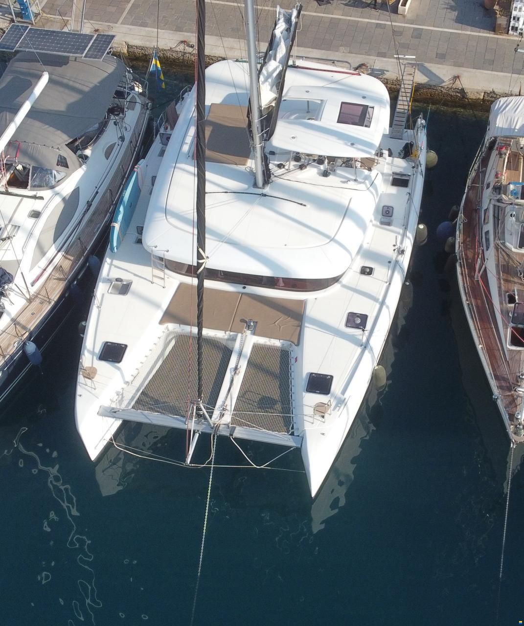 Lagoon 42