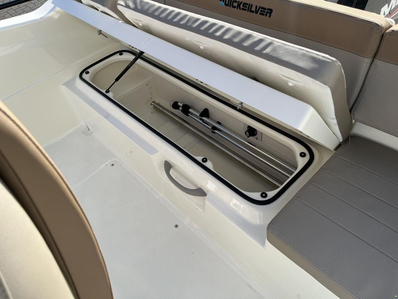Quicksilver 555 Open