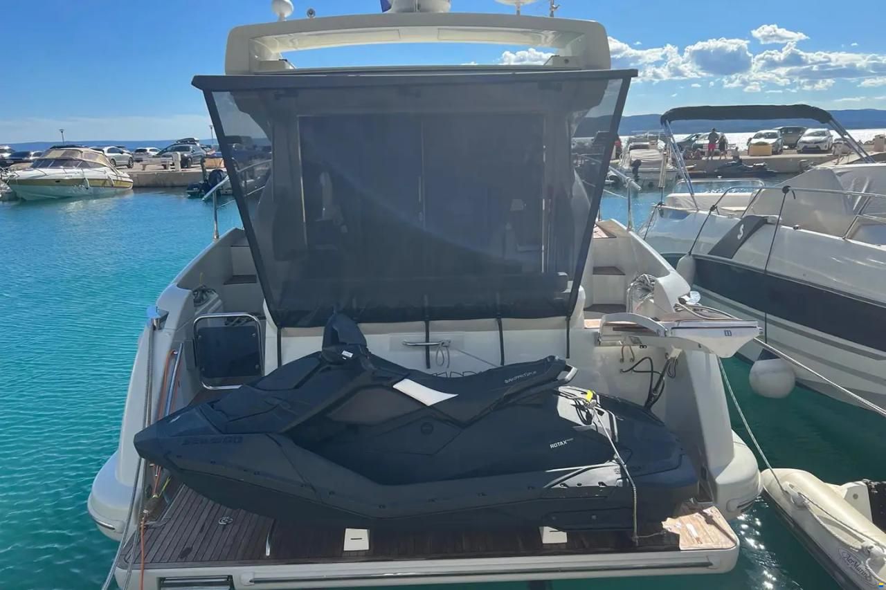 Azimut 40S