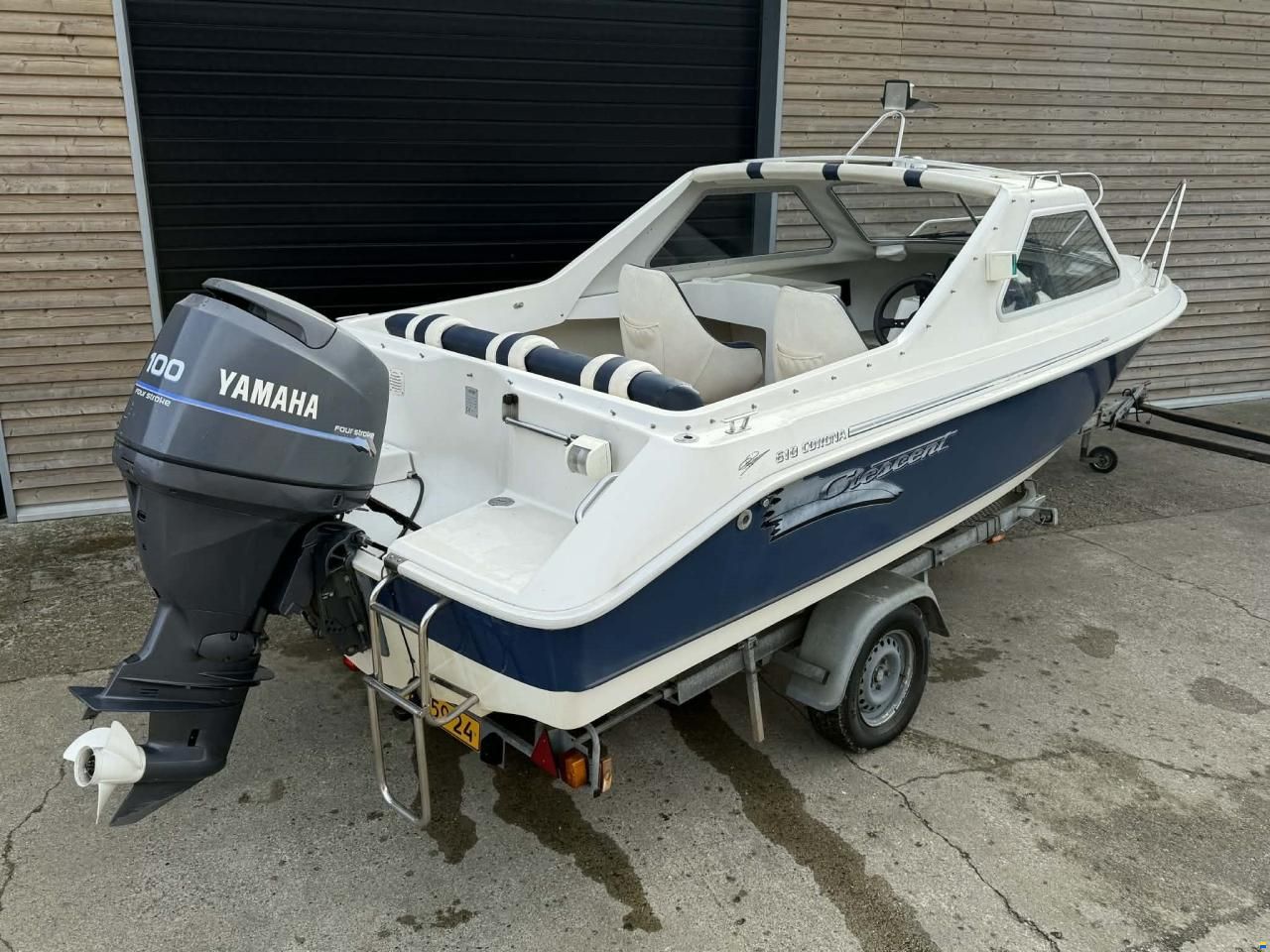 Crescent Corona 610