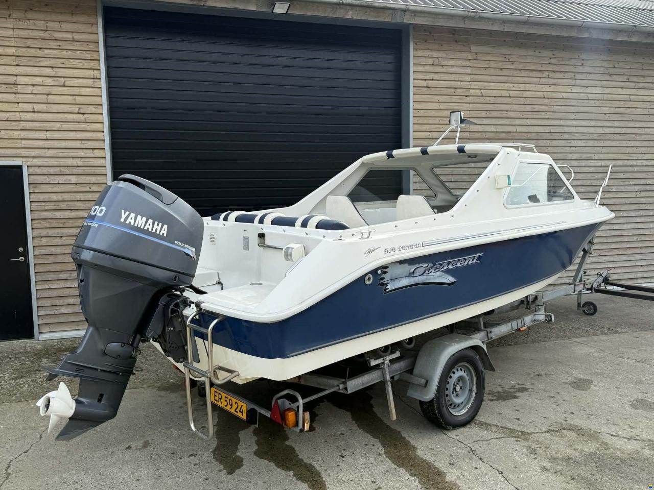 Crescent Corona 610