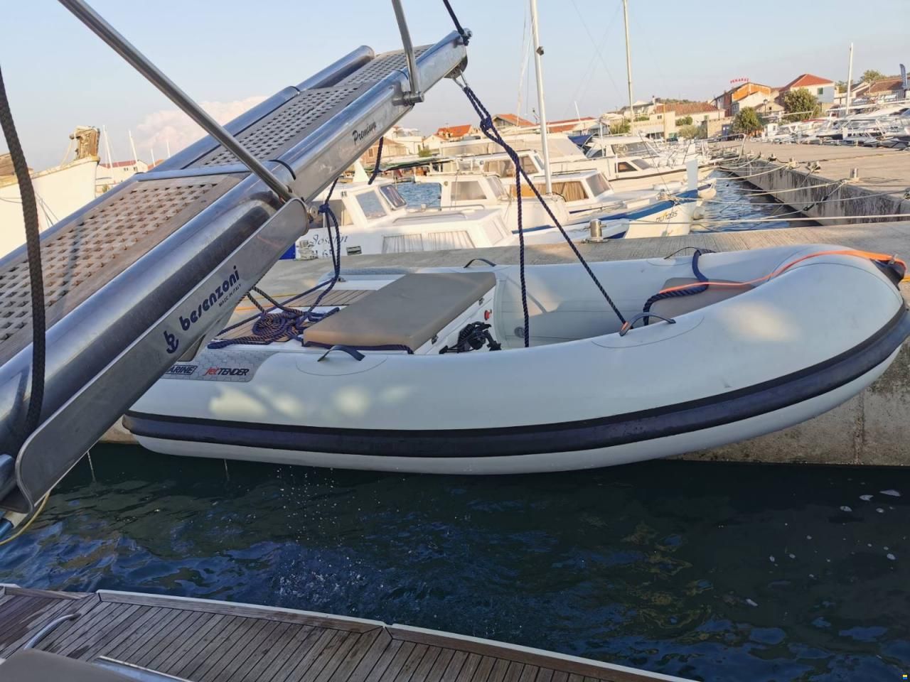 Axa Marine jetTENDER