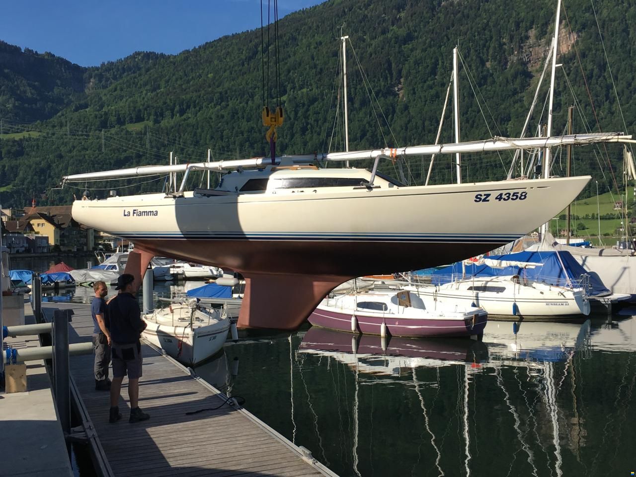 Artekno H-Boot_/)__SUI 429