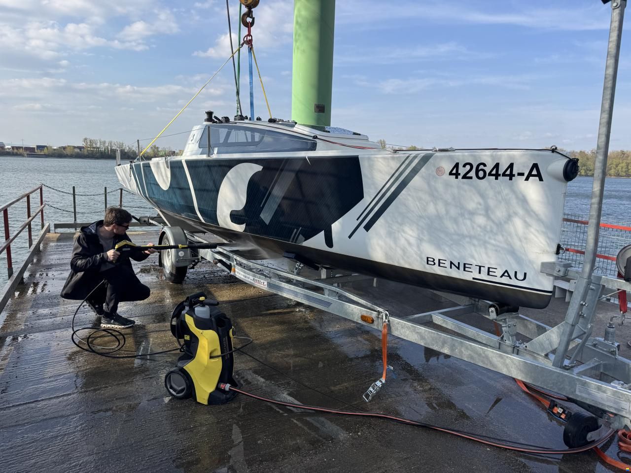 Beneteau First 24 SE