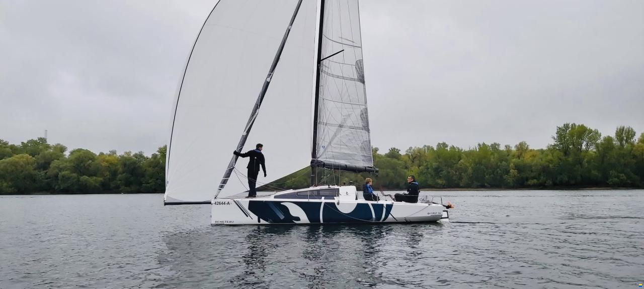 Beneteau First 24 SE