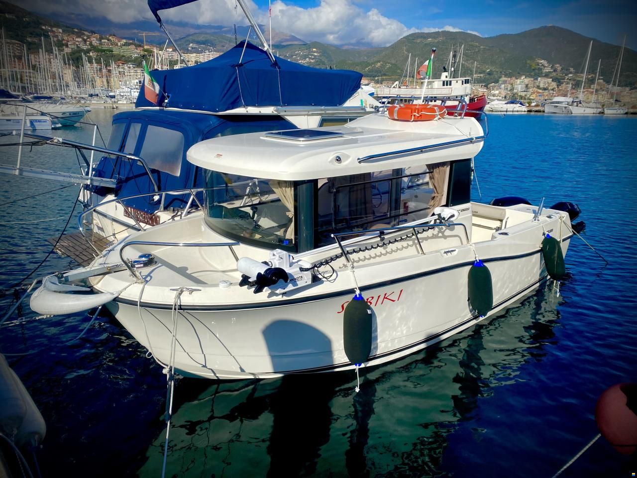 Quicksilver Capture 675 Pilothouse