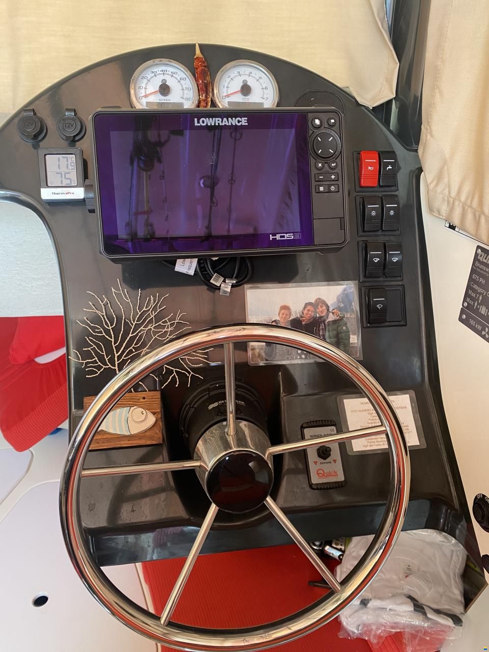 Quicksilver Capture 675 Pilothouse