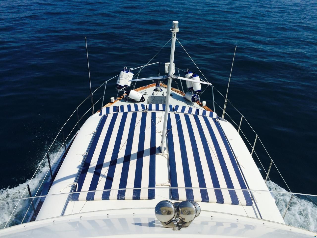 Chris Craft Commander 41 Fly