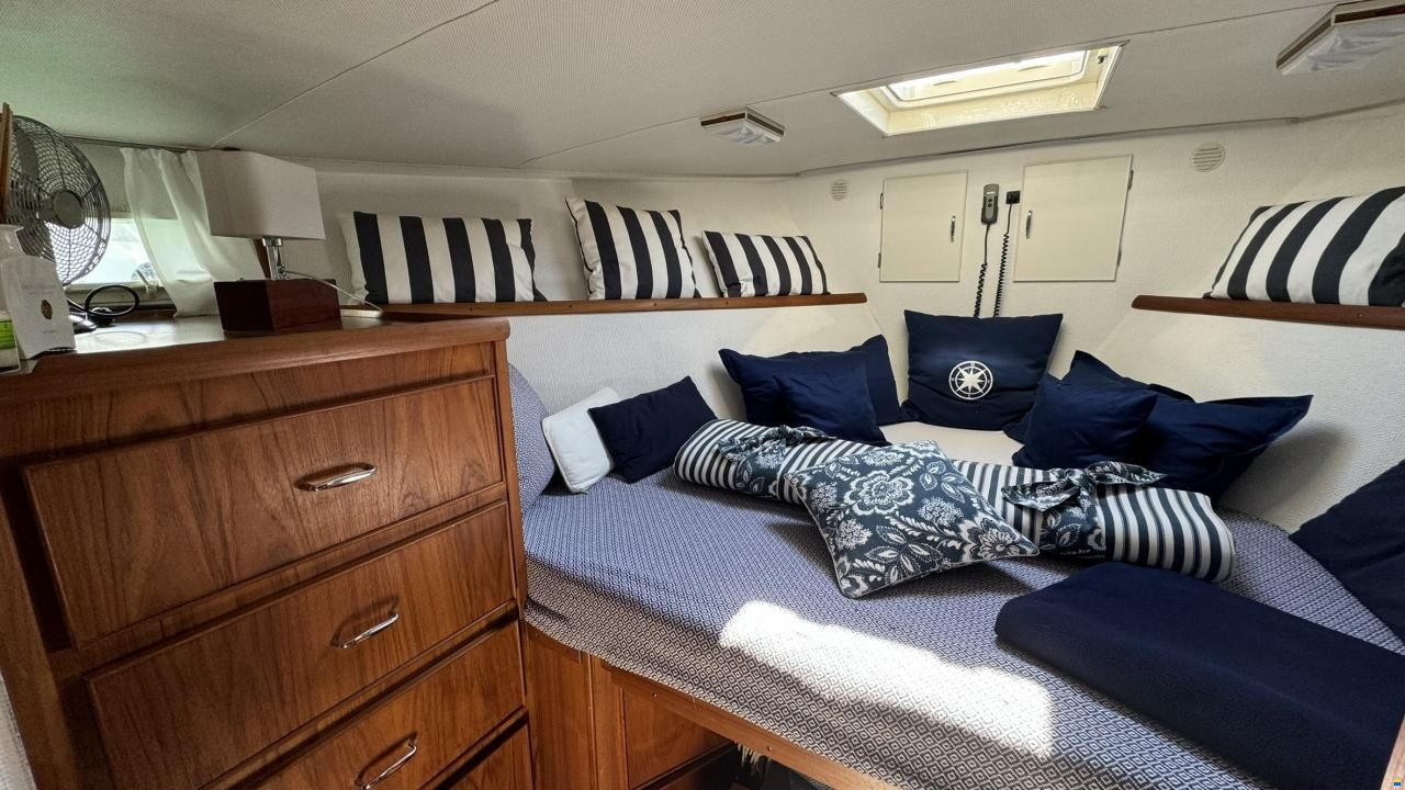 Chris Craft Commander 41 Fly