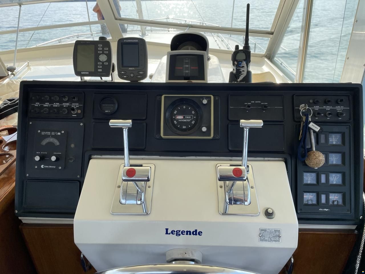 Chris Craft Commander 41 Fly