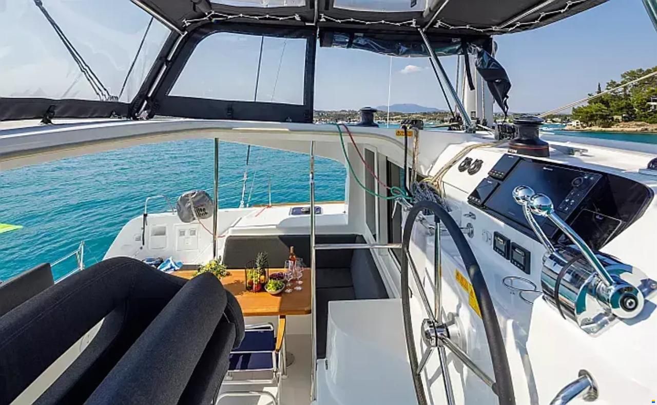 Lagoon 40