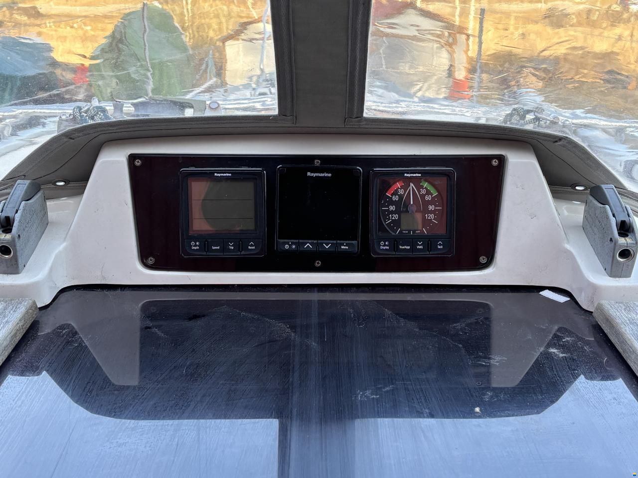 Delphia 33