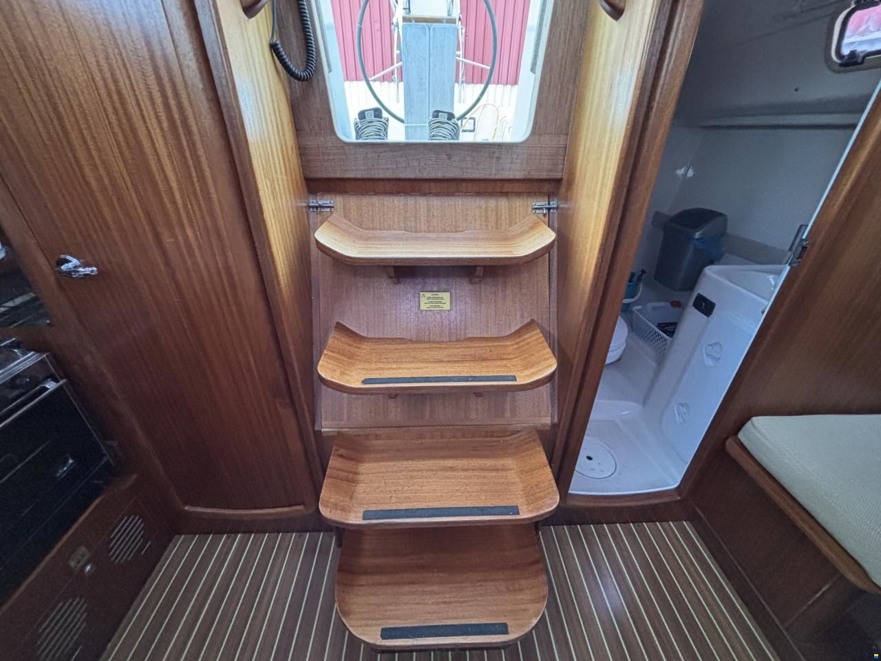 Delphia 33