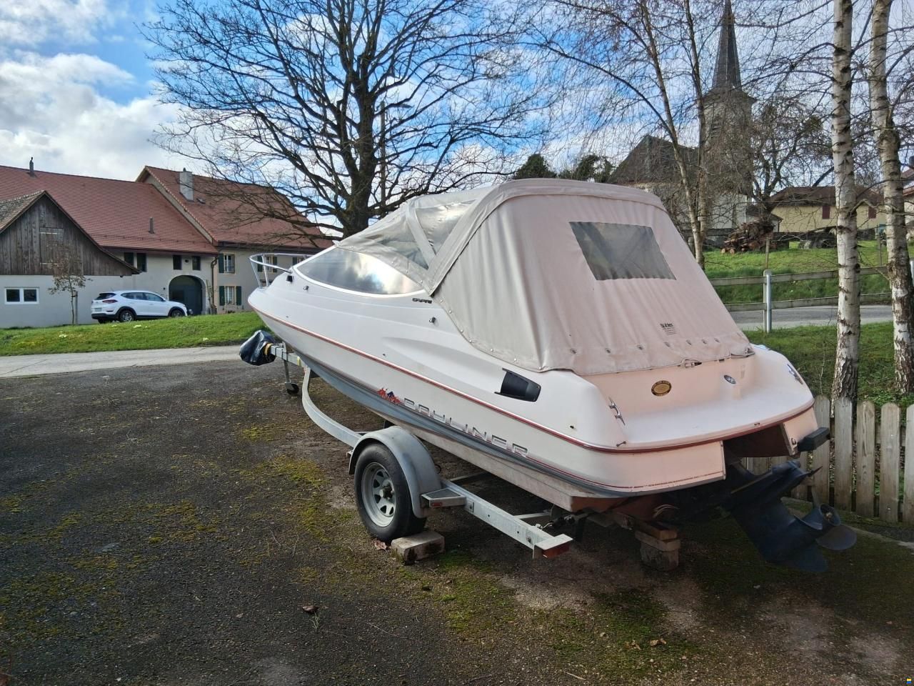 Bayliner Capri 2052