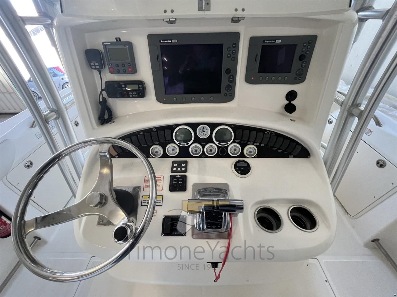 Boston Whaler OUTRAGE 320
