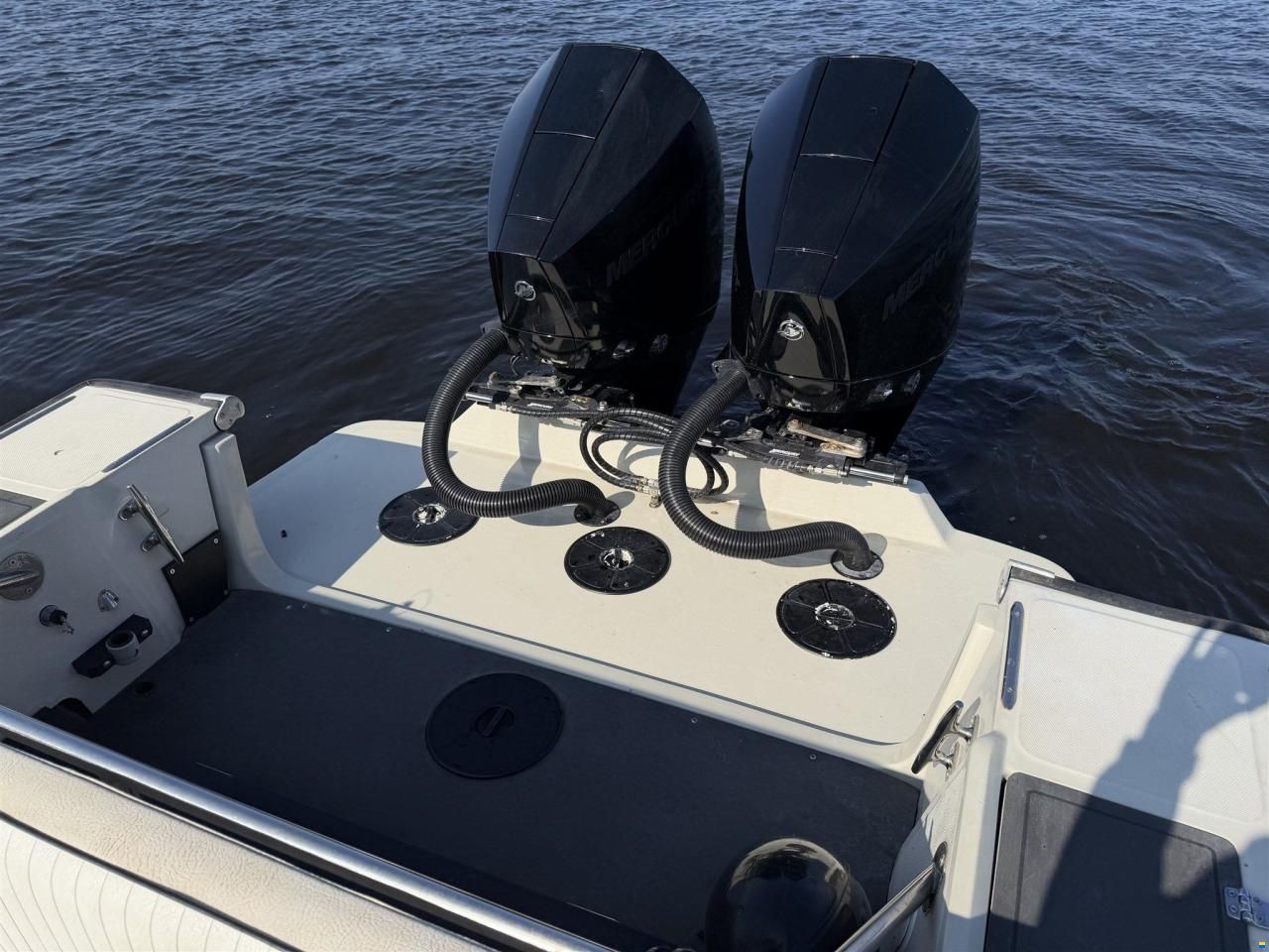 Boston Whaler OUTRAGE 25