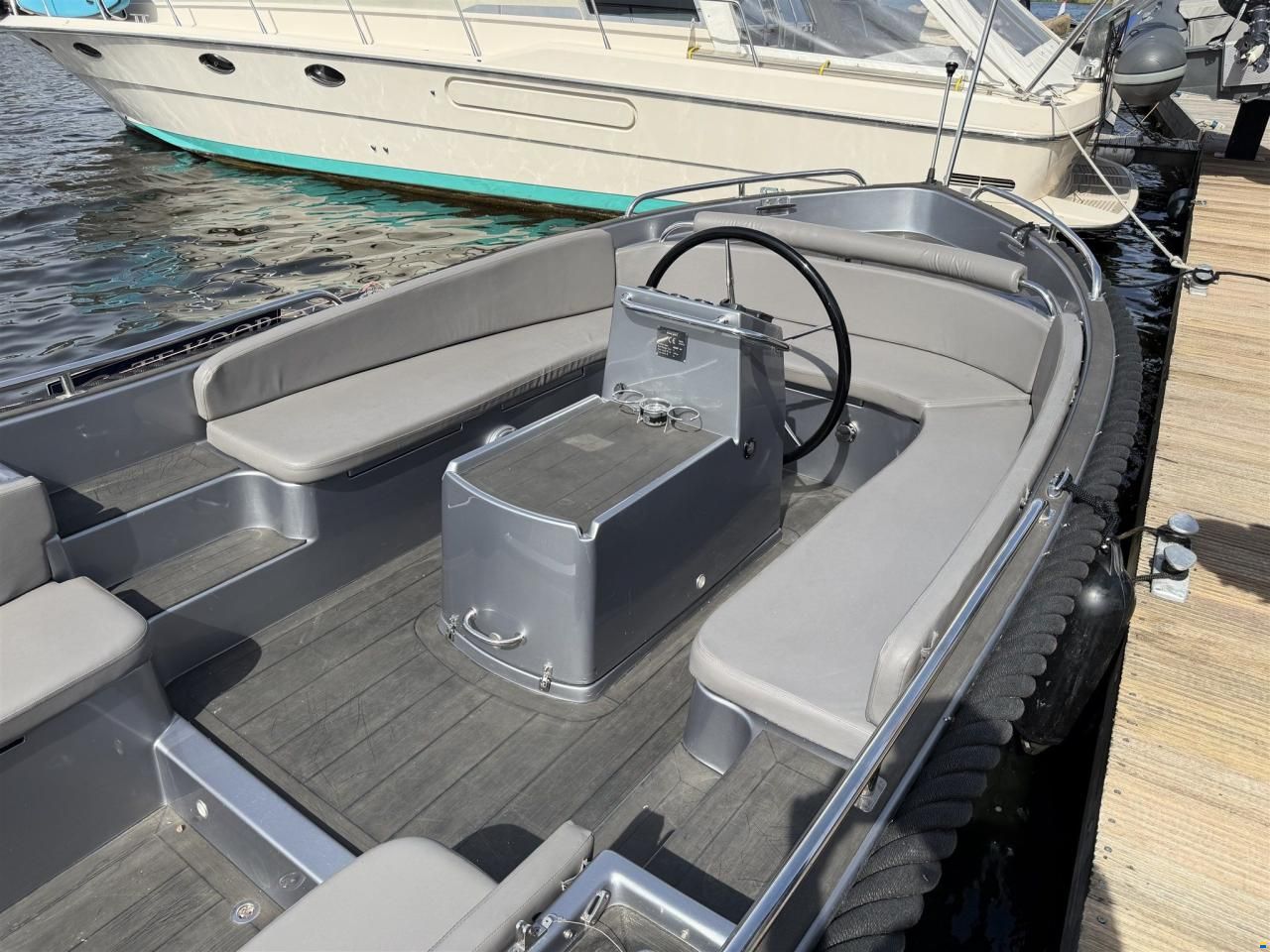 Seafury 800