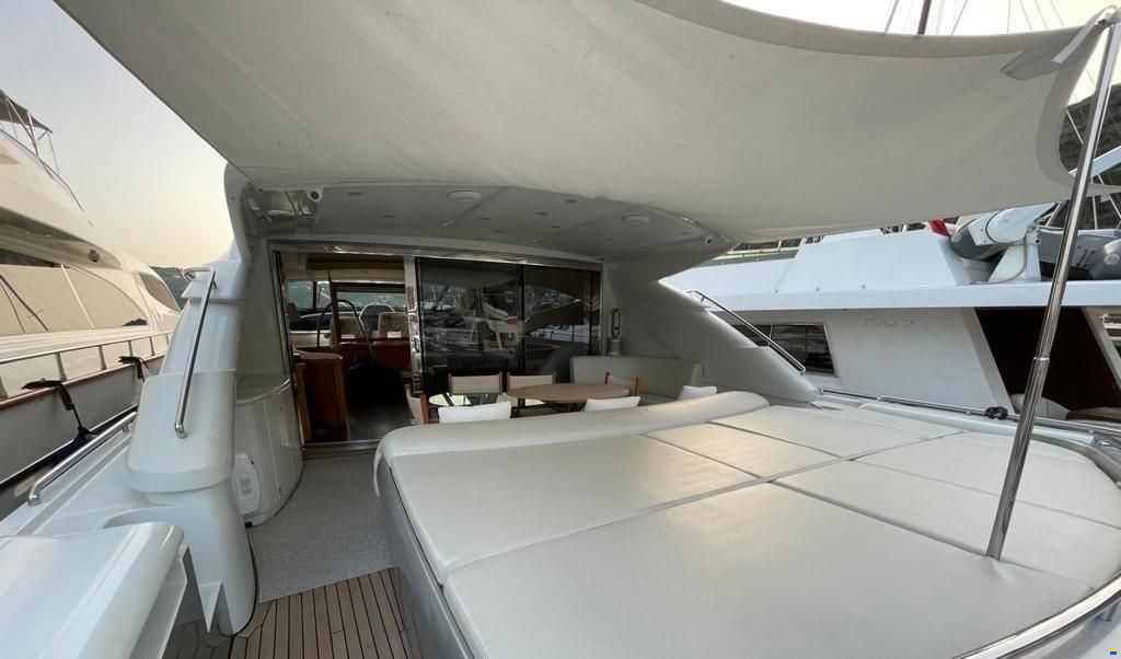 Pershing 76