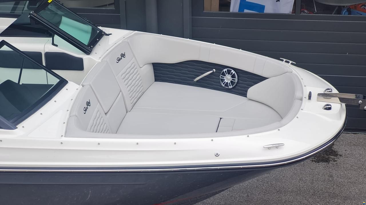 Sea Ray SPX 230 Ltd. Edition