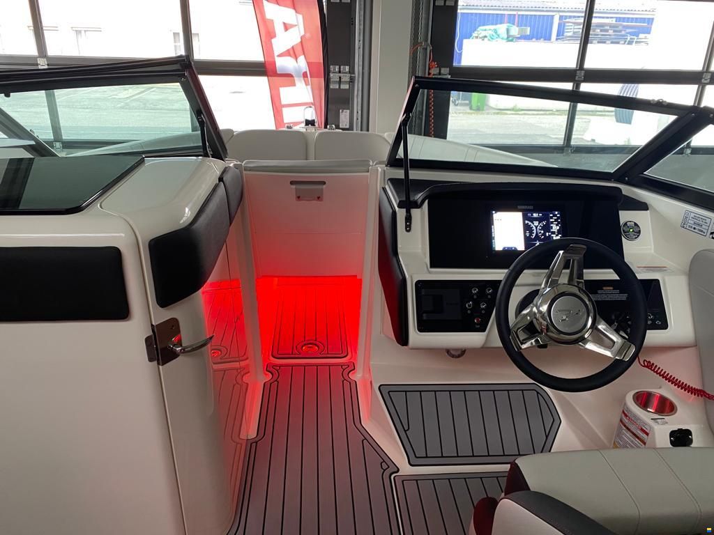 Sea Ray SPX 230 Ltd. Edition