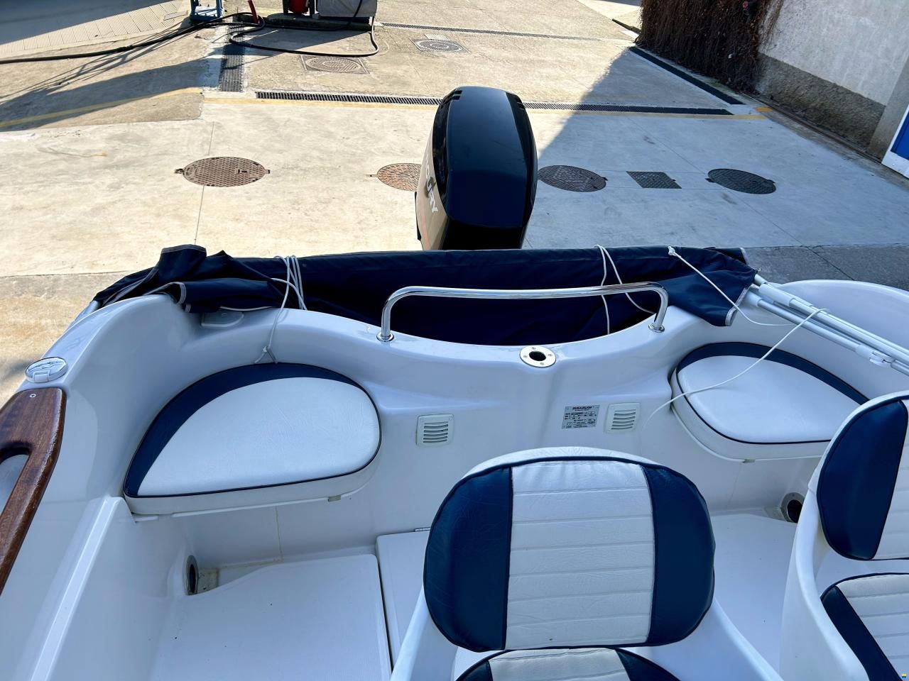 Quicksilver 550 Commander