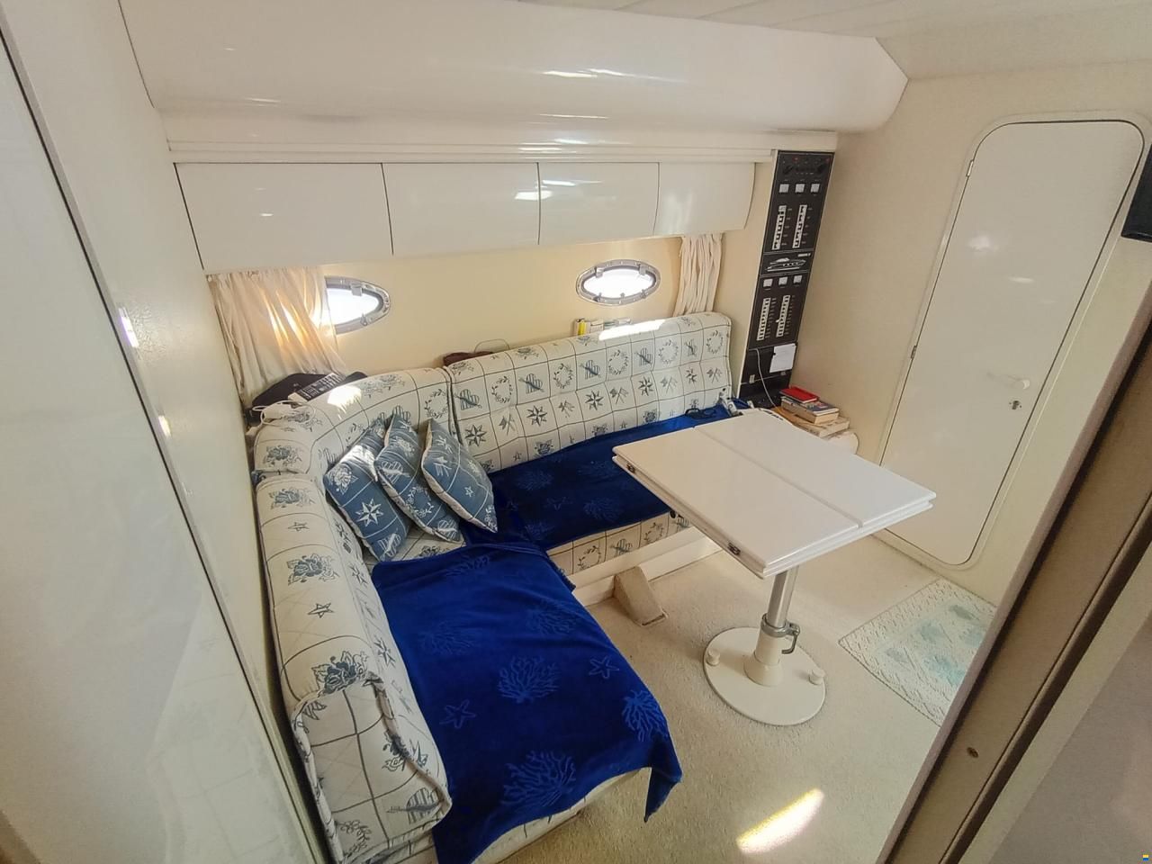 Pershing 38