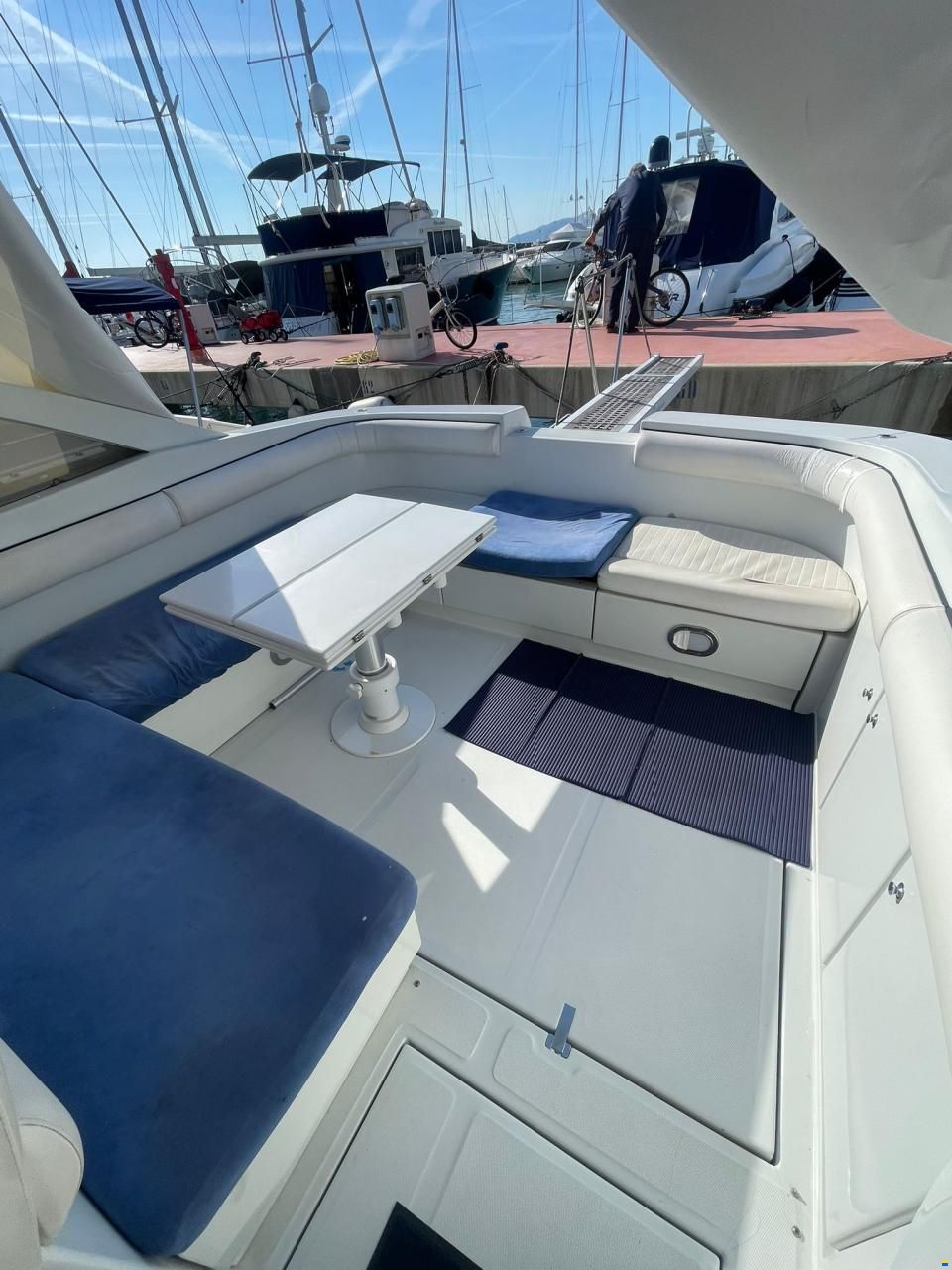 Pershing 38
