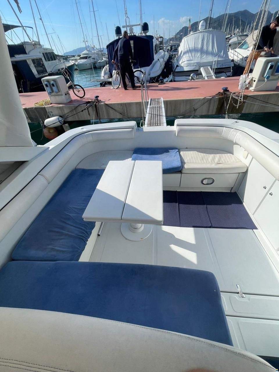 Pershing 38