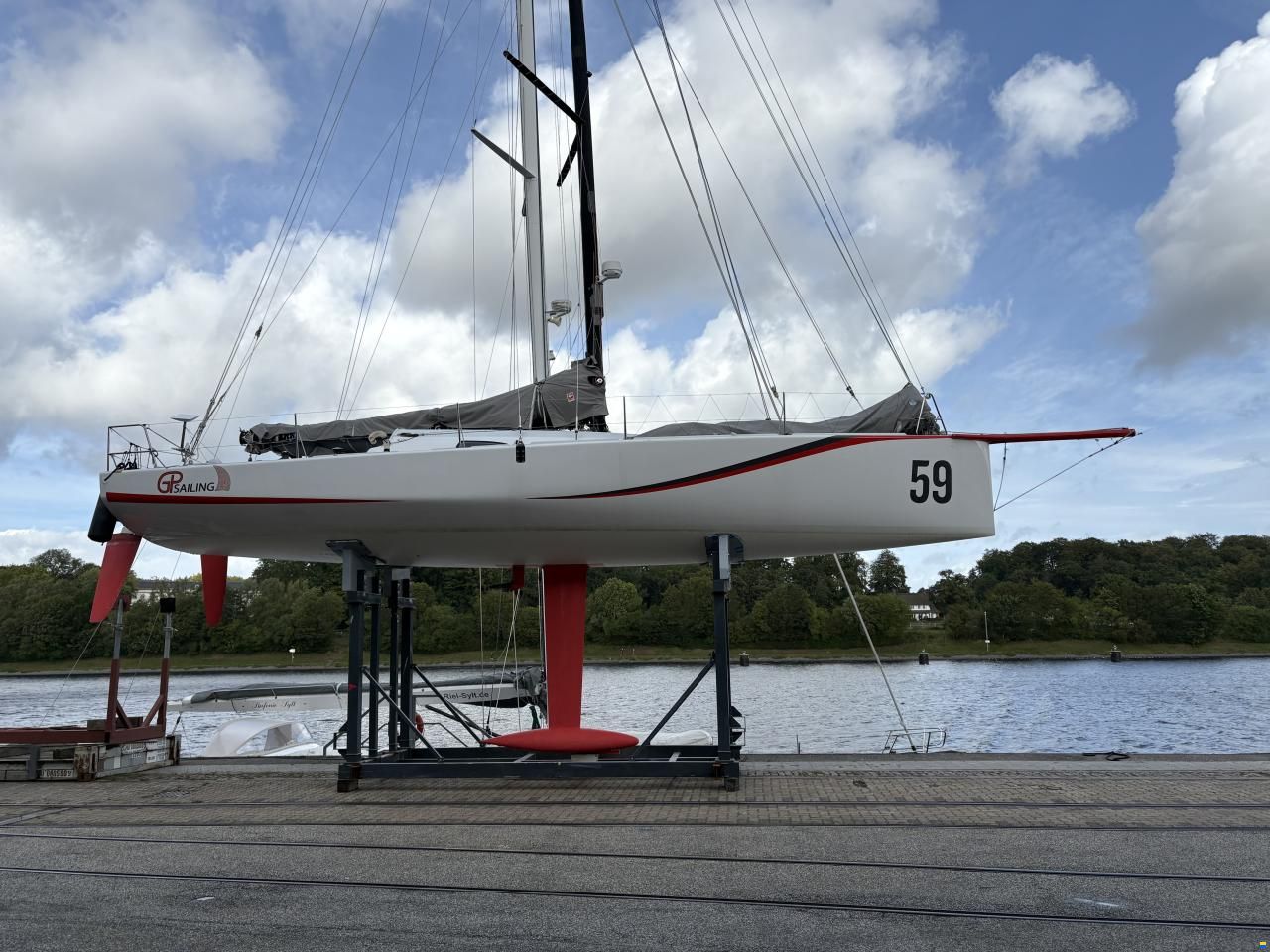Green Marine Class 40
