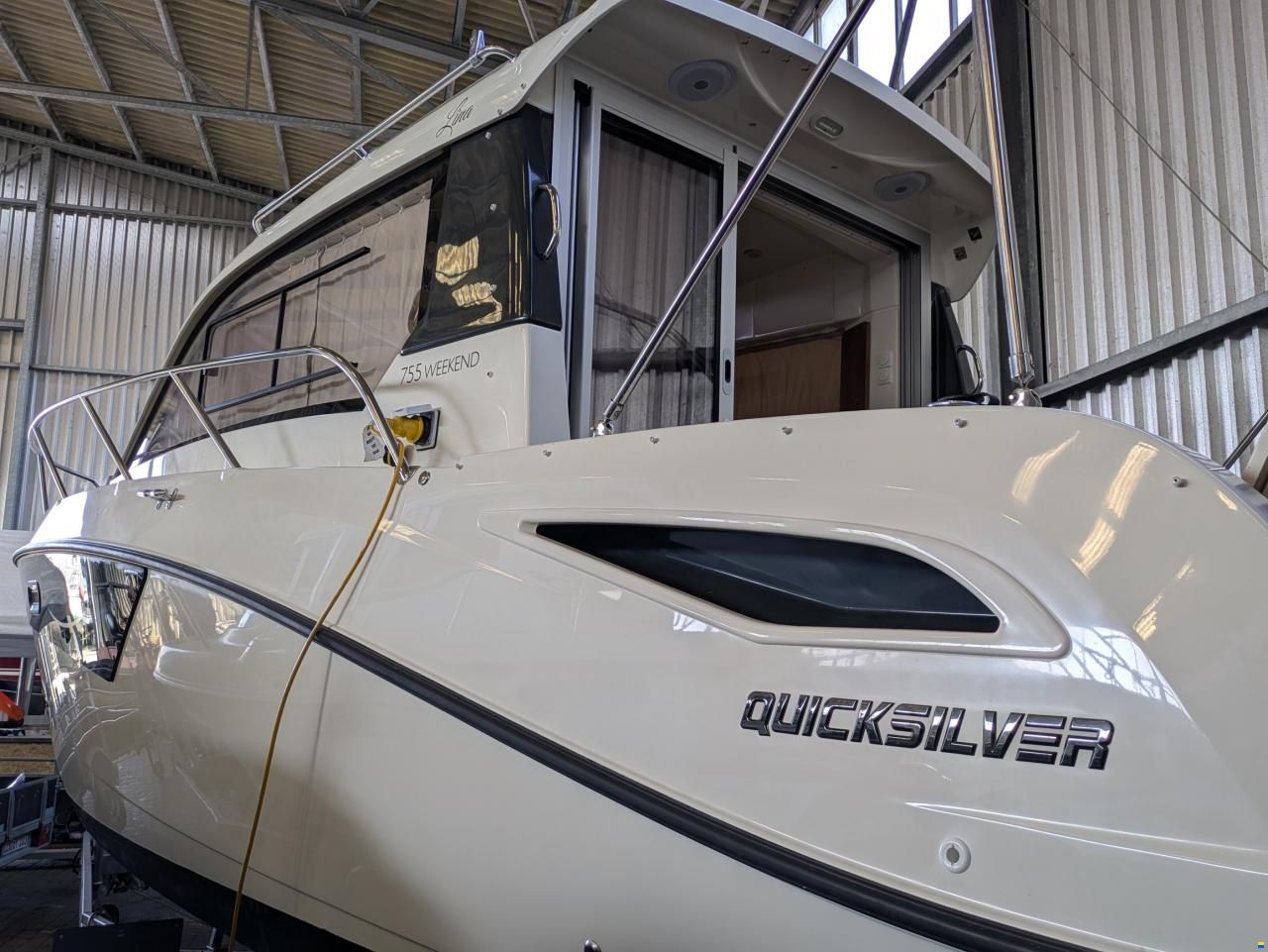 Quicksilver Activ 755 Weekend